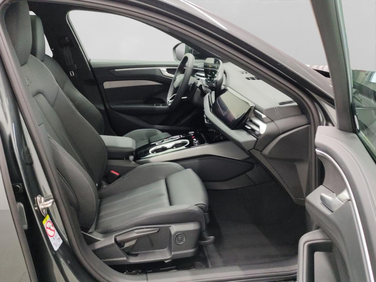 Bild über Audi A6 Avant TDI 150 kW S tronic - für weitere Informationen kontaktieren Sie den Audi Partner