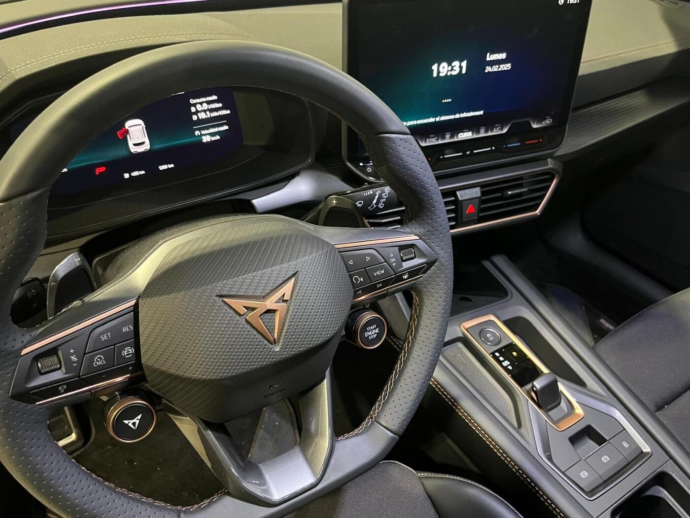 CUPRA Leon León 1.5 TSI e-Hybrid DSG 150 kW (204 CV) — photo 10