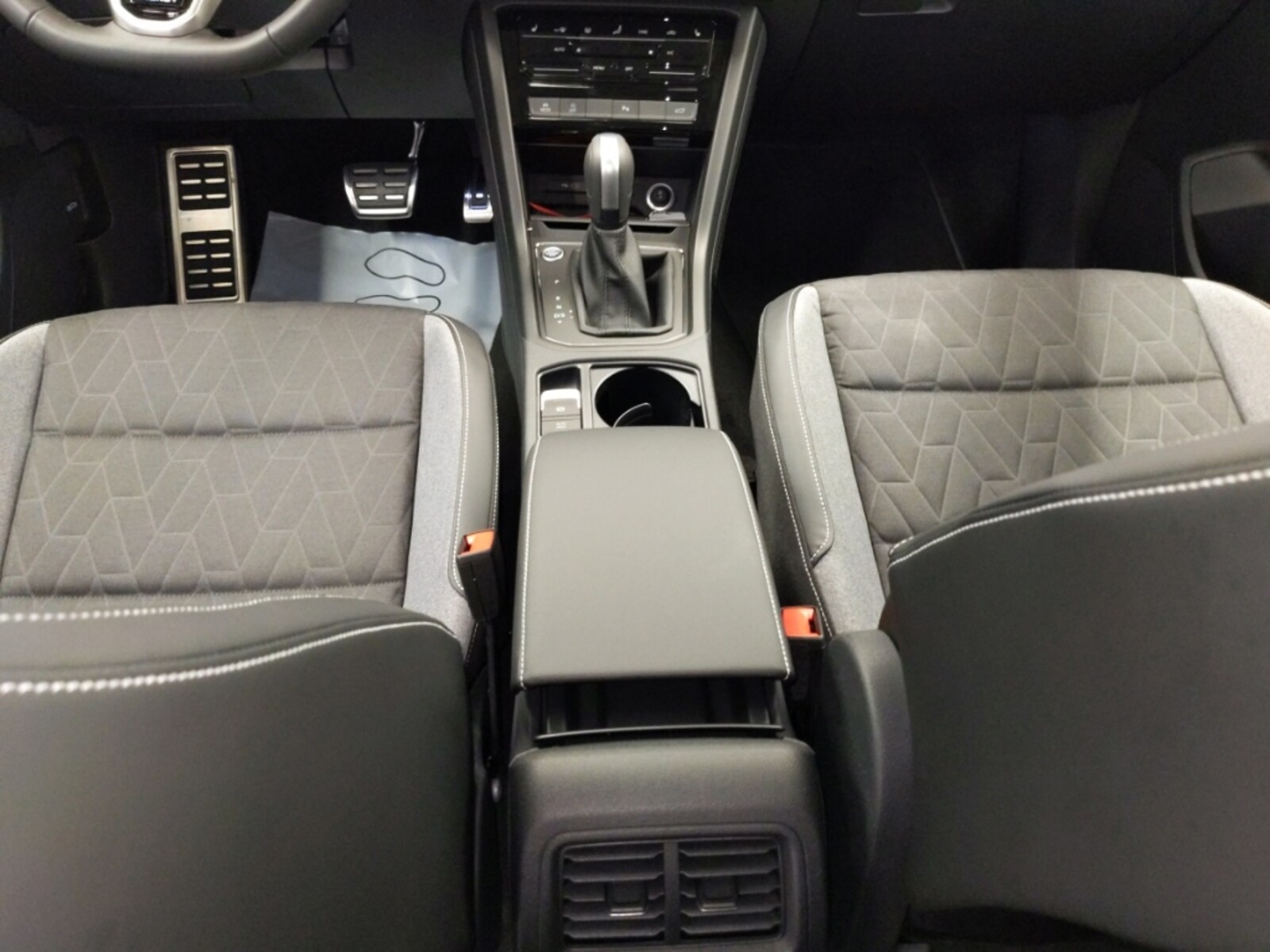 Volkswagen Touran – Bild 11