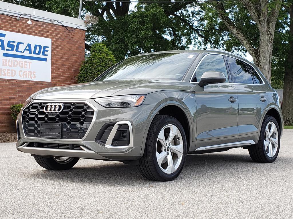 2023 Audi Q5 45 Premium Plus's photo