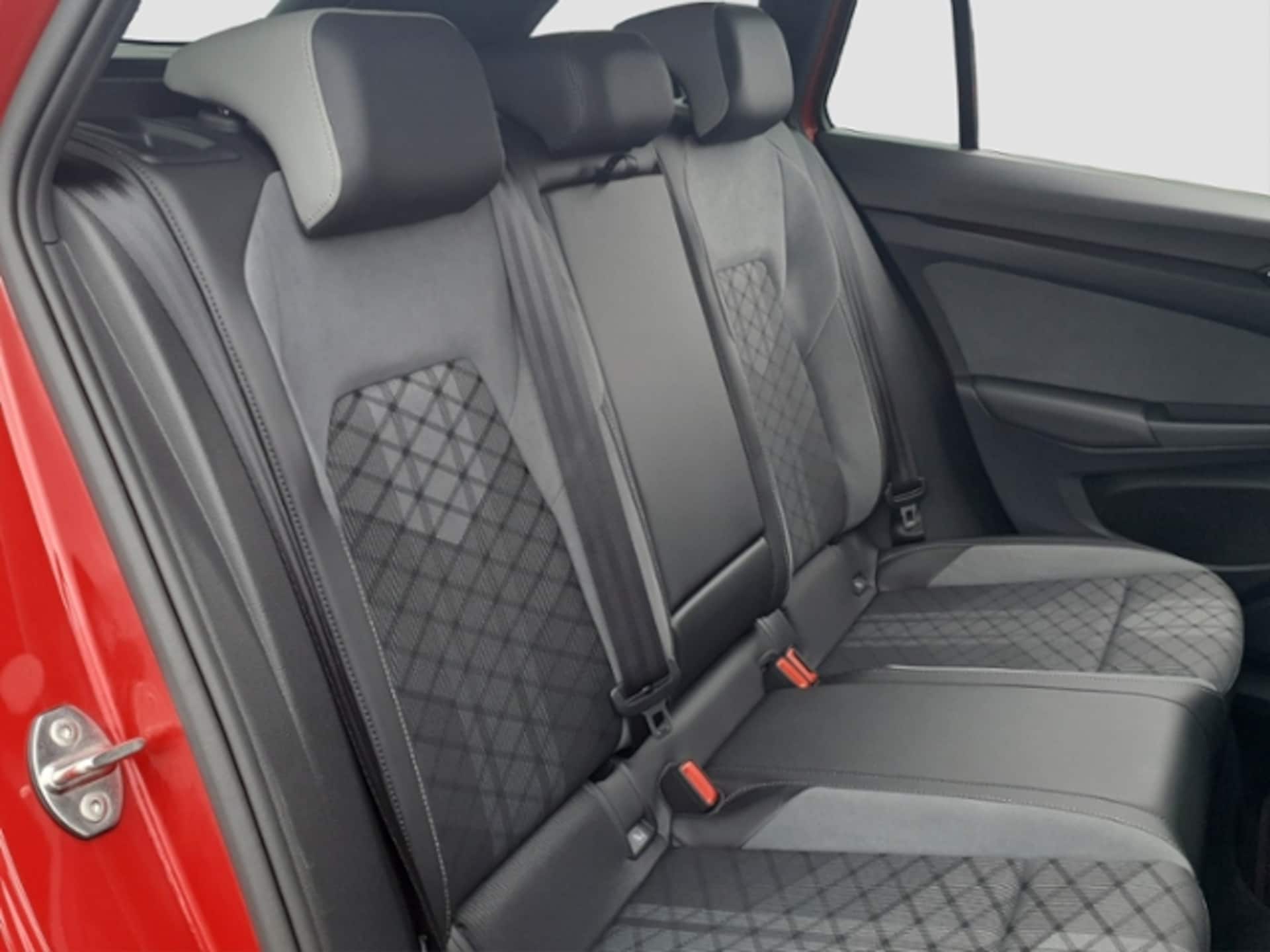 Volkswagen Golf Variant R-Line