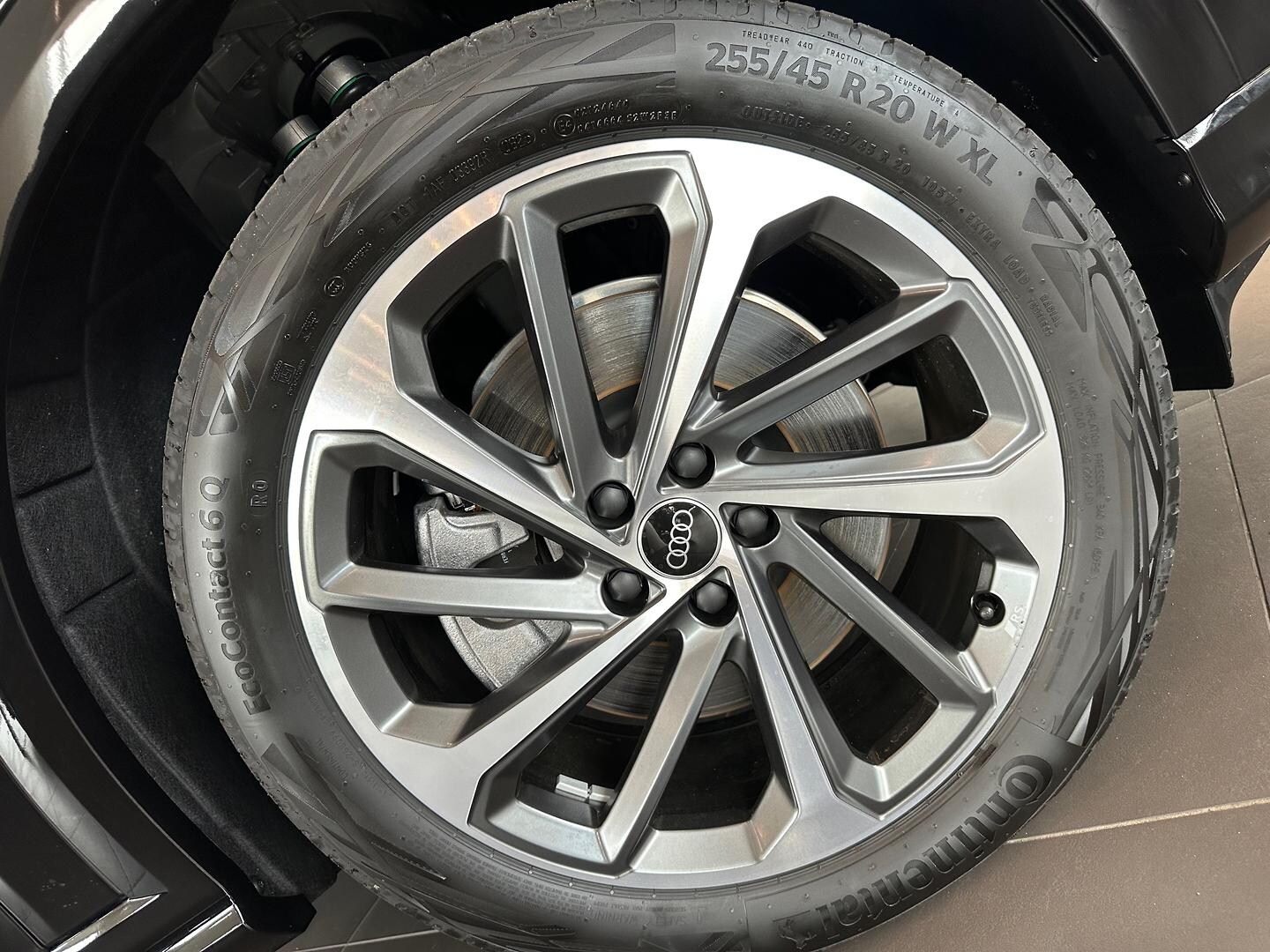 Image about Audi Q5 SUV TDI quattro 150 kW sport