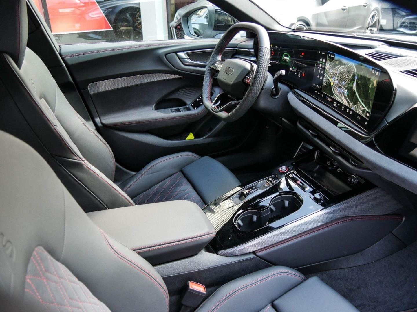 Bild über Audi A5 Avant TDI quattro 150 kW S tronic - für weitere Informationen kontaktieren Sie den Audi Partner