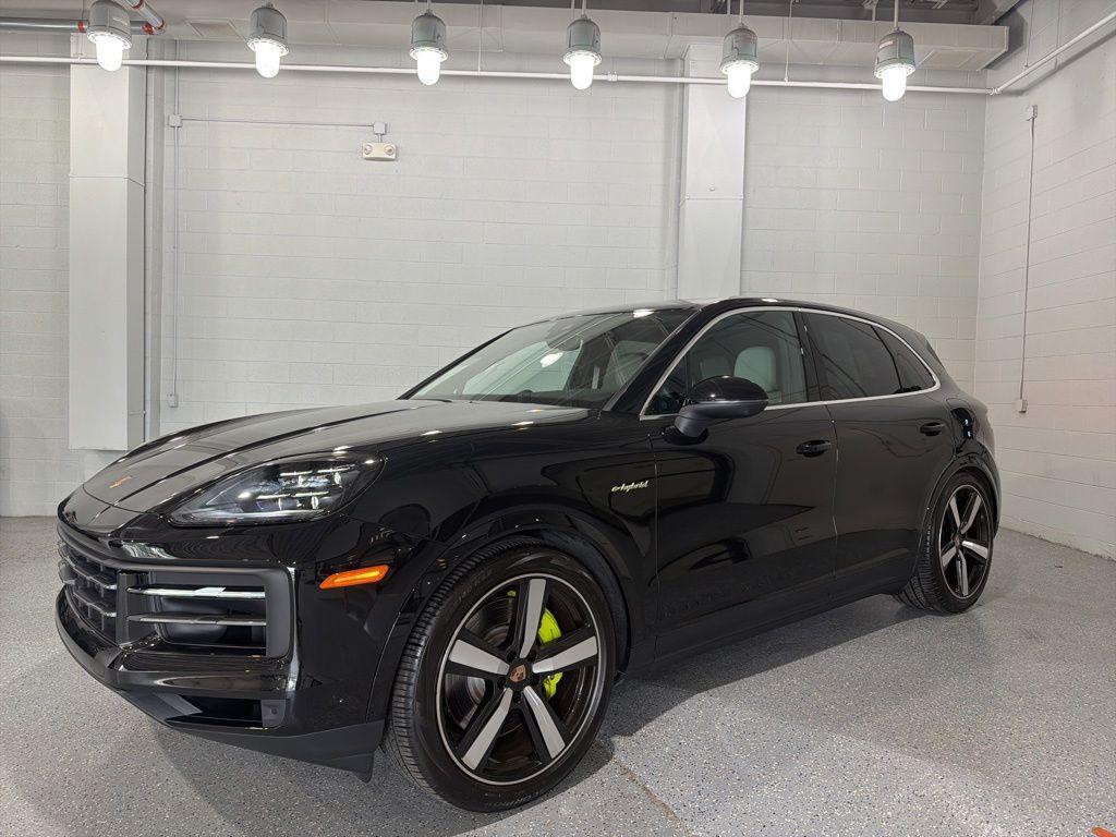 2026 Porsche Cayenne S E-Hybrid's photo