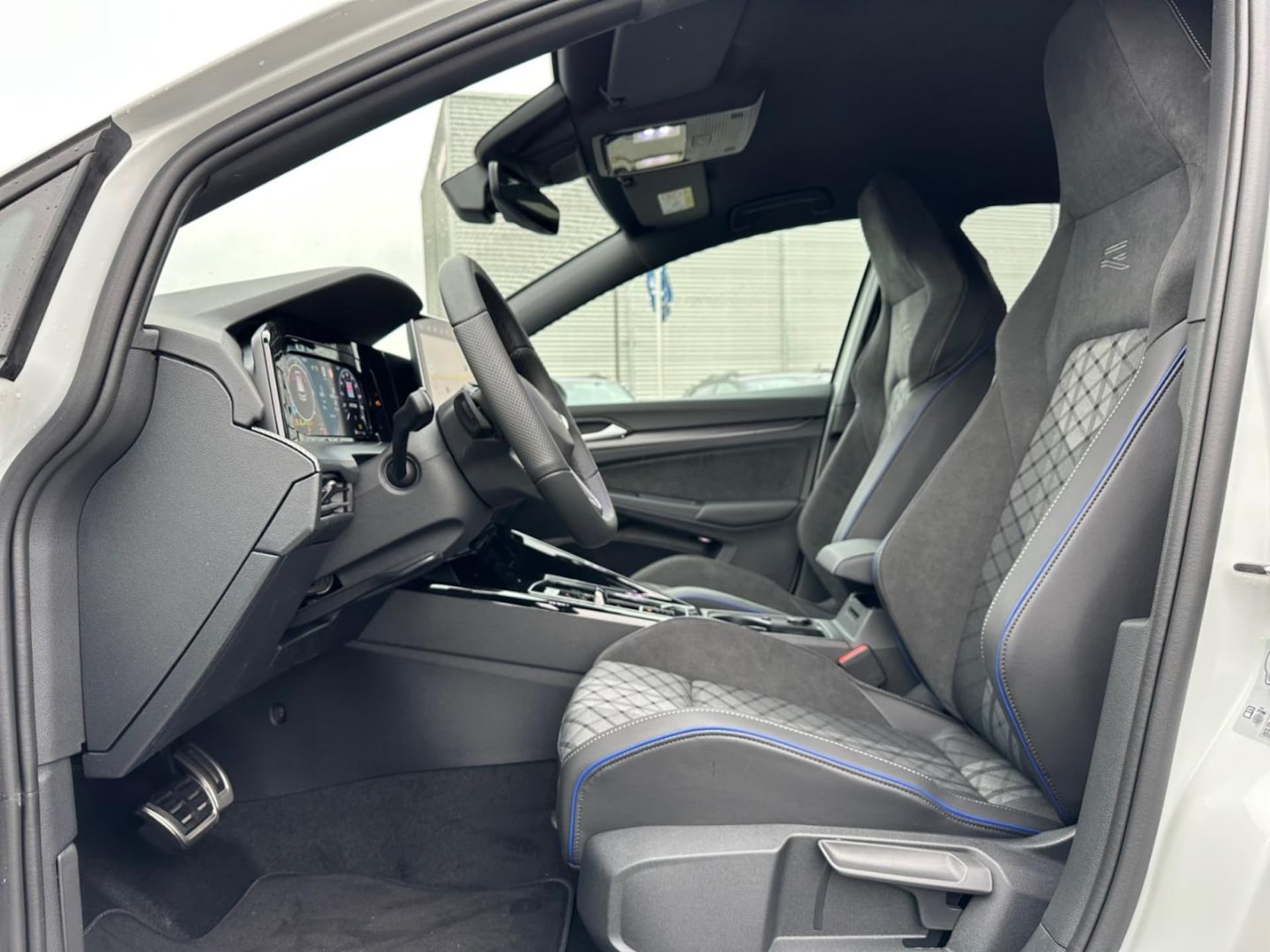 Volkswagen Golf R-Line