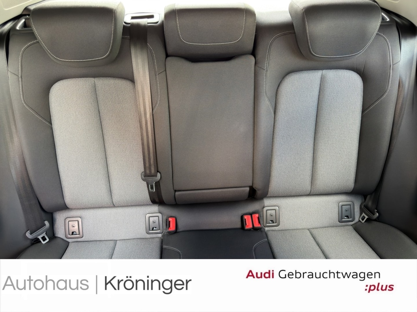Bild über Audi Q2 S line 30 TFSI Schaltgetriebe - für weitere Informationen kontaktieren Sie den Audi Partner