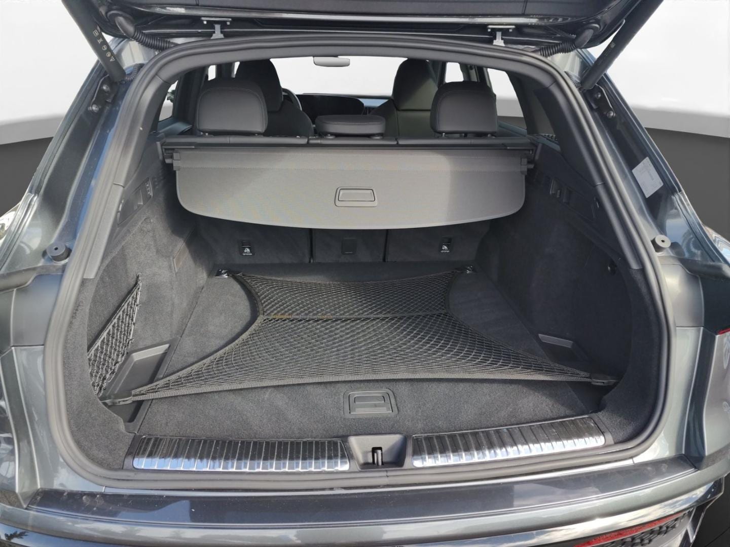 Bild über Audi Q5 SUV TDI quattro 150 kW S tronic - für weitere Informationen kontaktieren Sie den Audi Partner