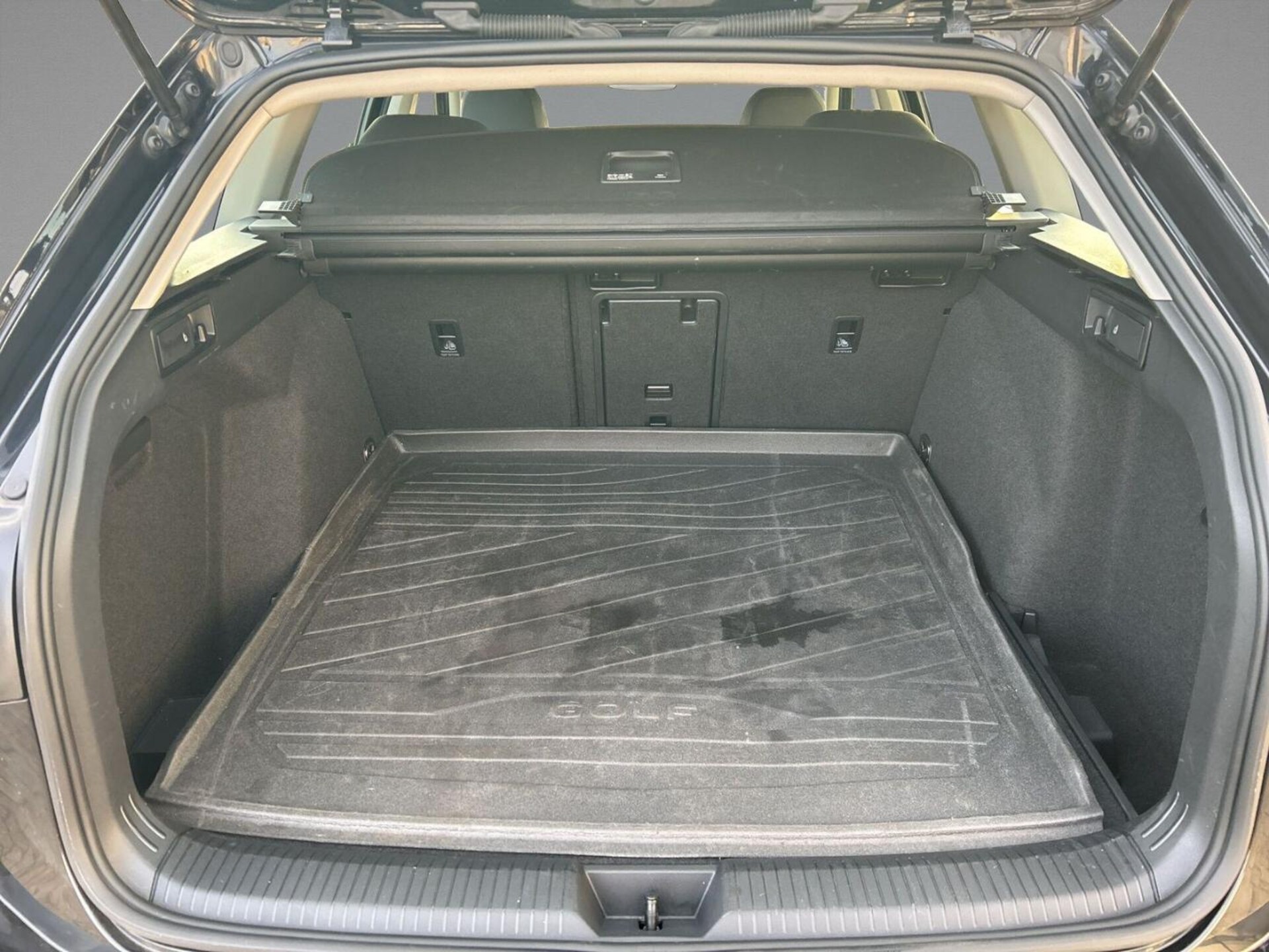 Volkswagen Golf Variant Life