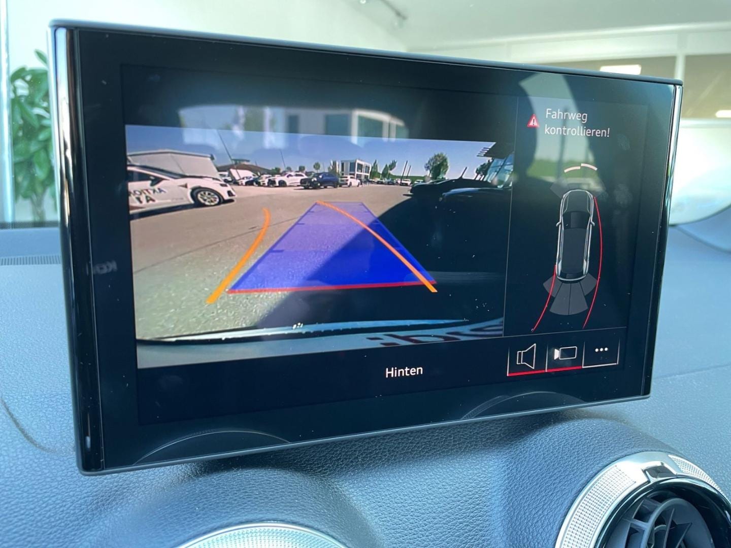 Bild über Audi Q2 S line 40 TFSI quattro S tronic - für weitere Informationen kontaktieren Sie den Audi Partner