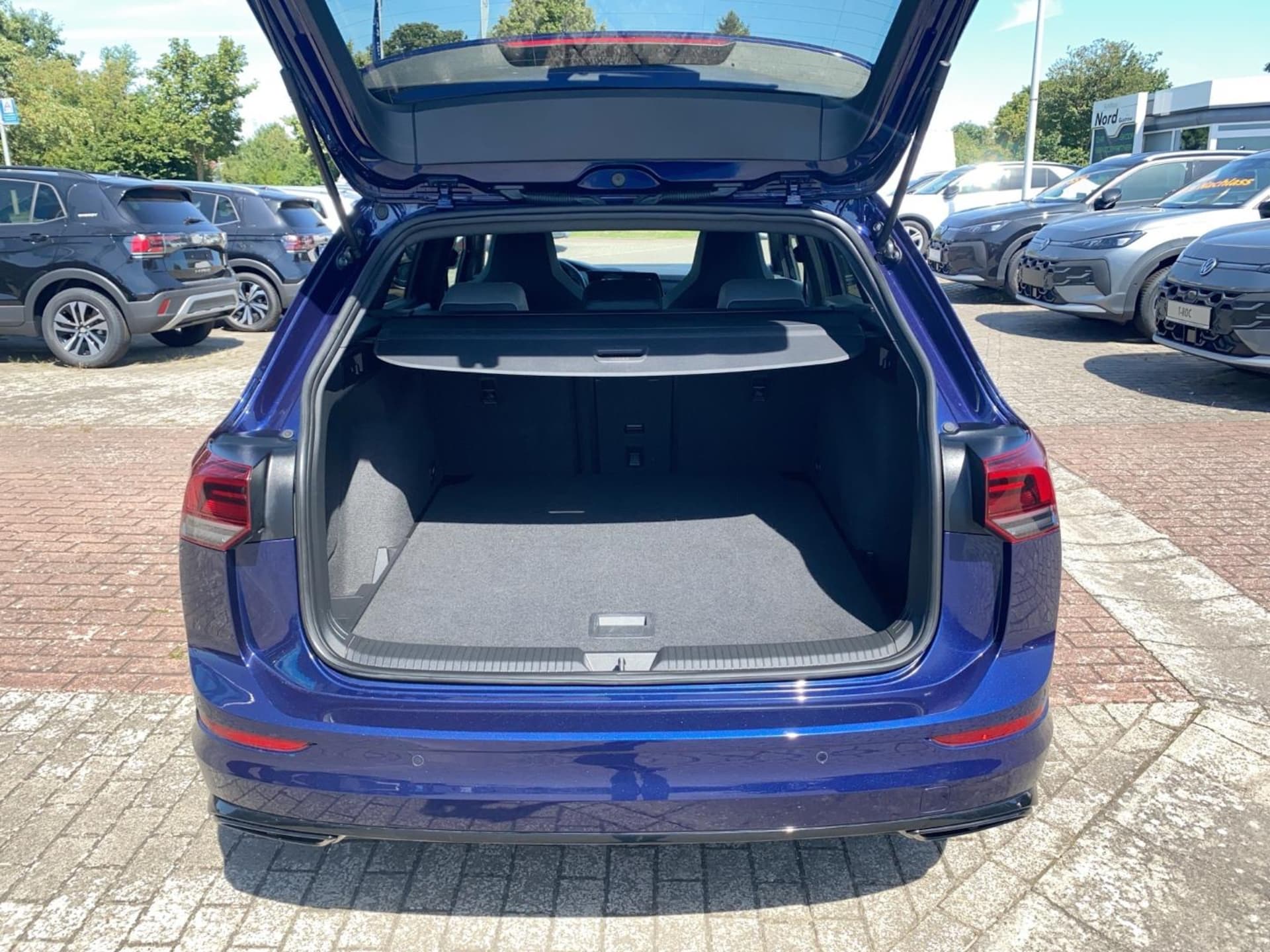 Volkswagen Golf Variant R-Line