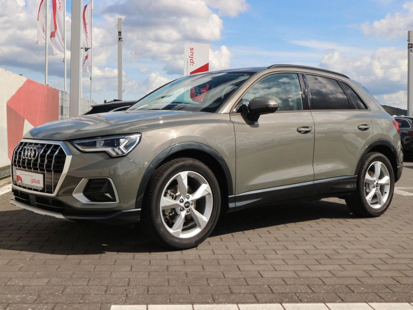 Bild über Audi Q3 TFSI 110 kW S tronic - für weitere Informationen kontaktieren Sie den Audi Partner