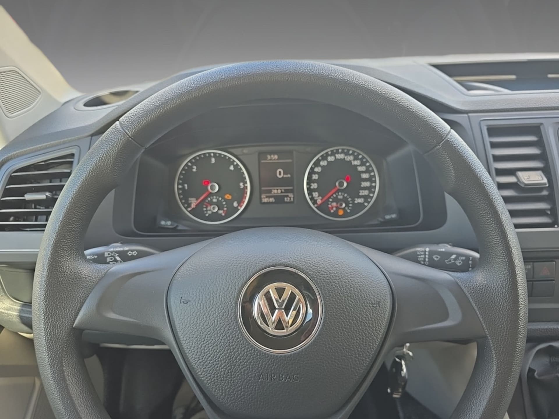 Volkswagen T6 Transporter Einzelkabine langer Radstand