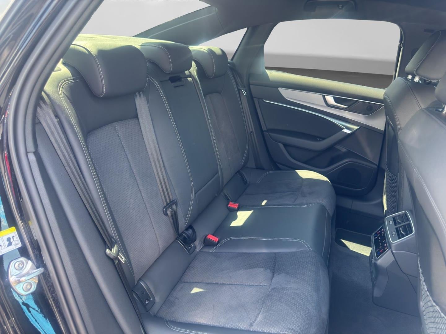 Bild über Audi S6 Limousine TDI quattro tiptronic - für weitere Informationen kontaktieren Sie den Audi Partner
