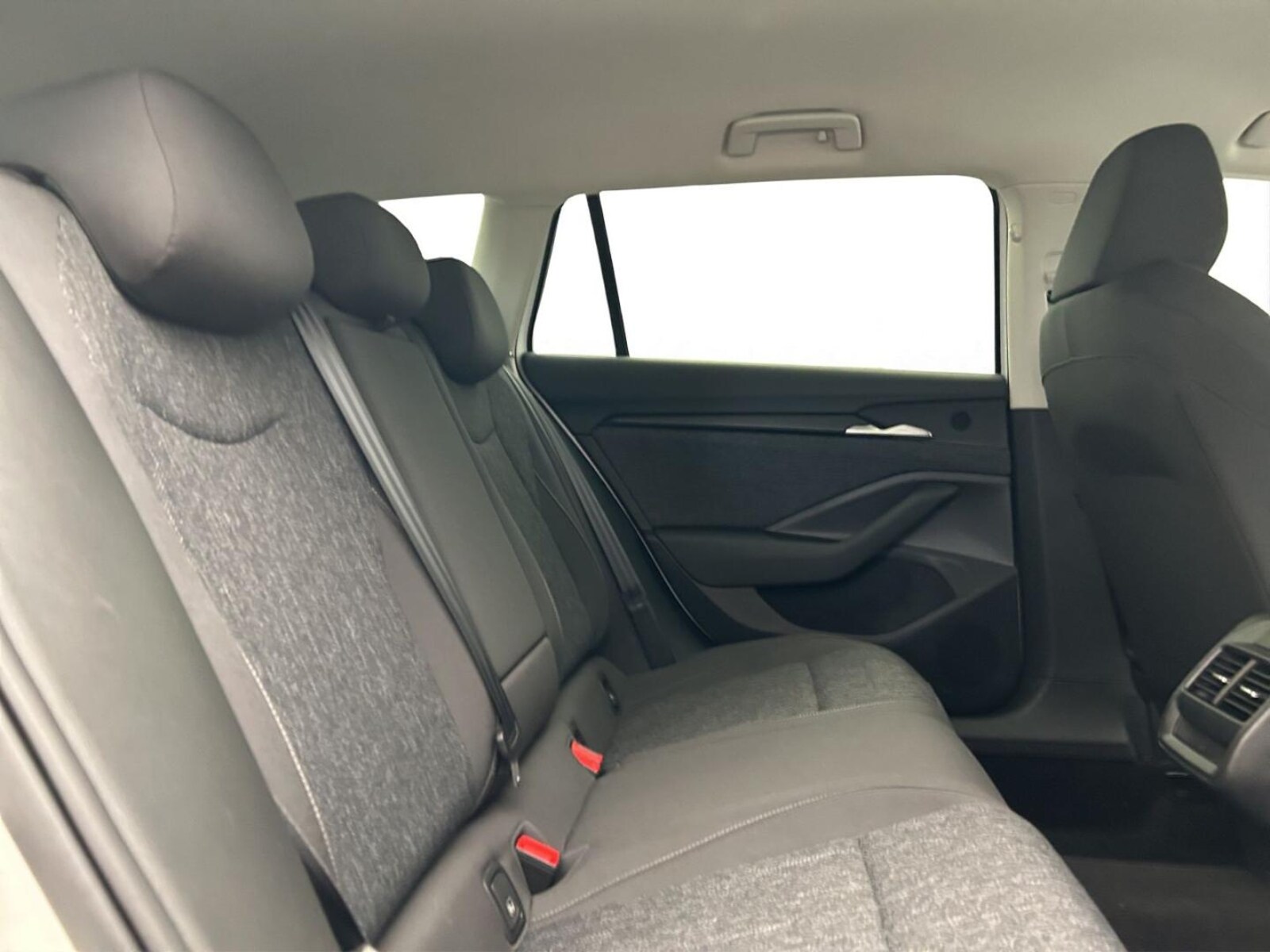 Škoda Superb Combi – Bild 16