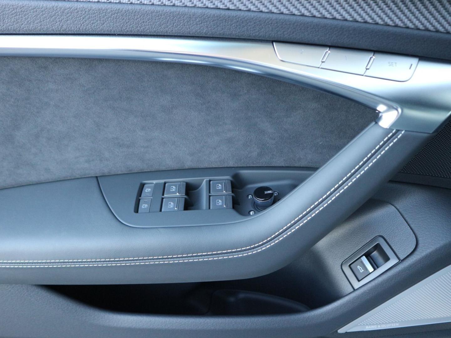 Image about Audi RS 6 Avant performance quattro tiptronic