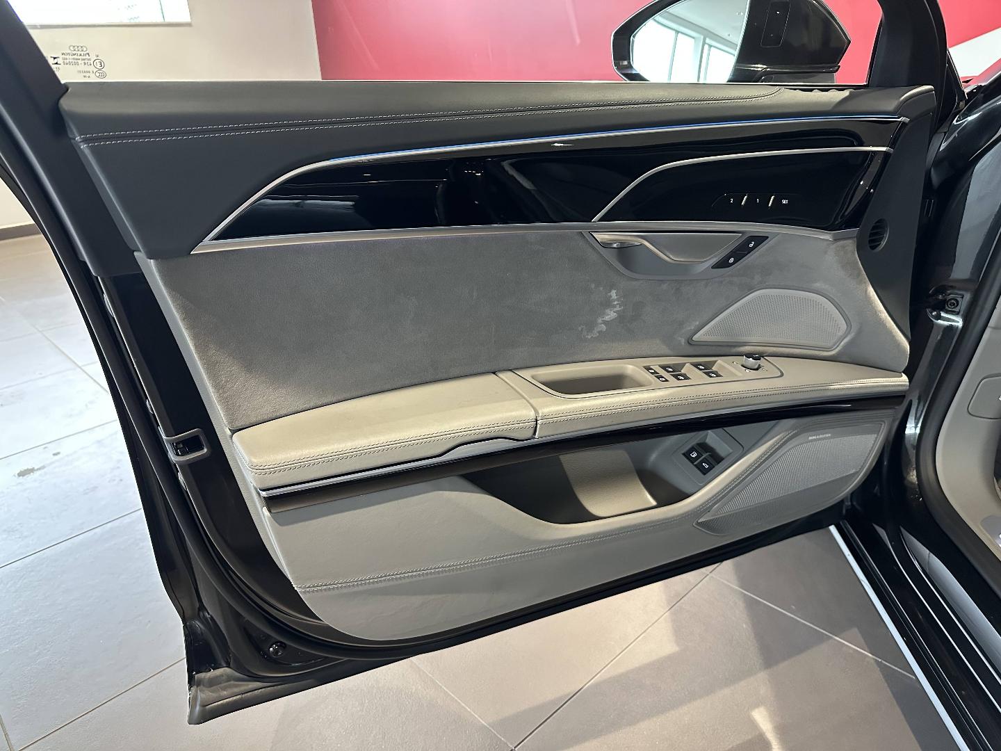 Image about Audi A8 L TFSI e Avus Extended 60 TFSI e quattro 330 kW (449 ch) tiptronic