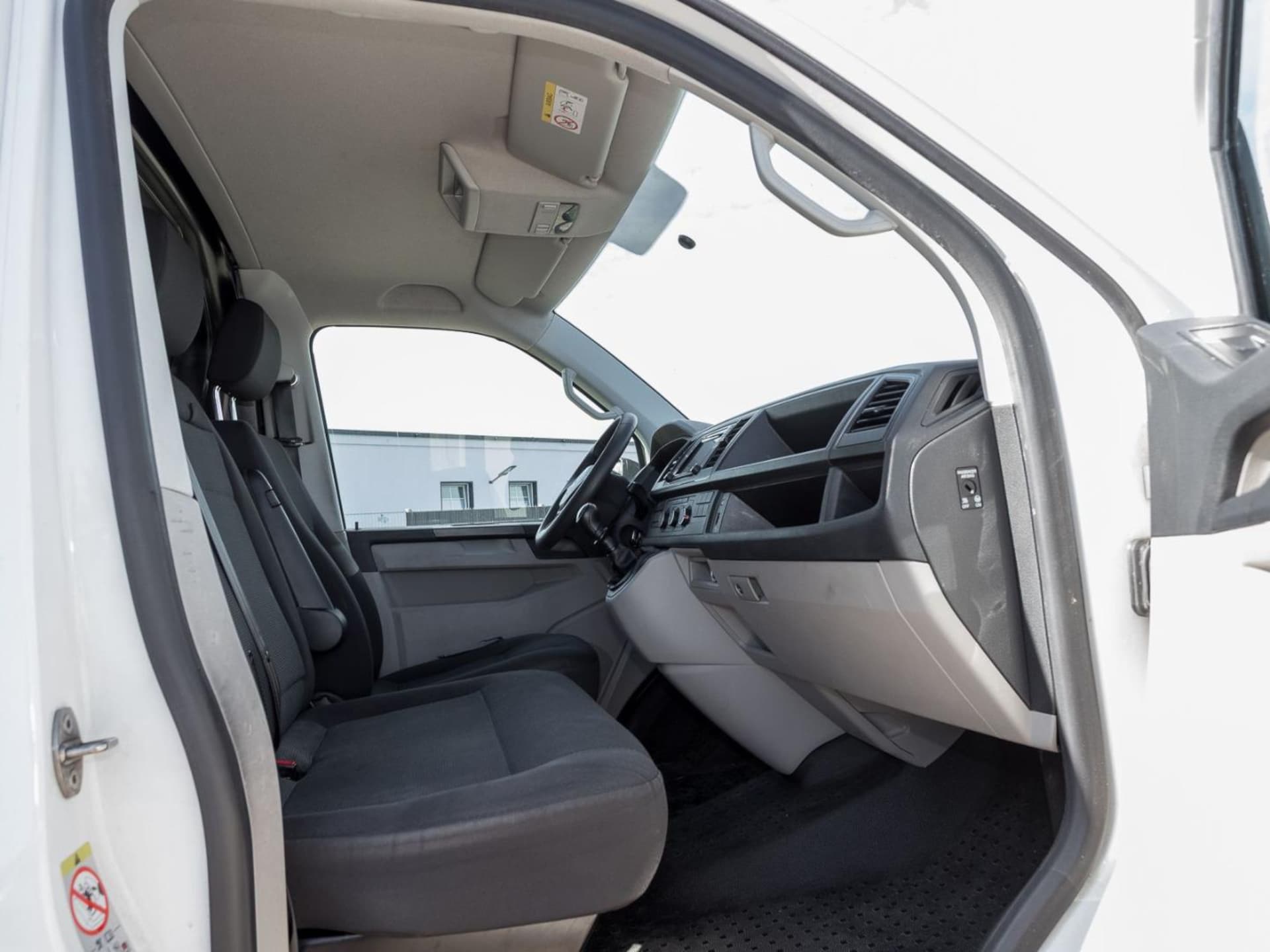 Volkswagen T6 Transporter Kasten kurzer Radstand