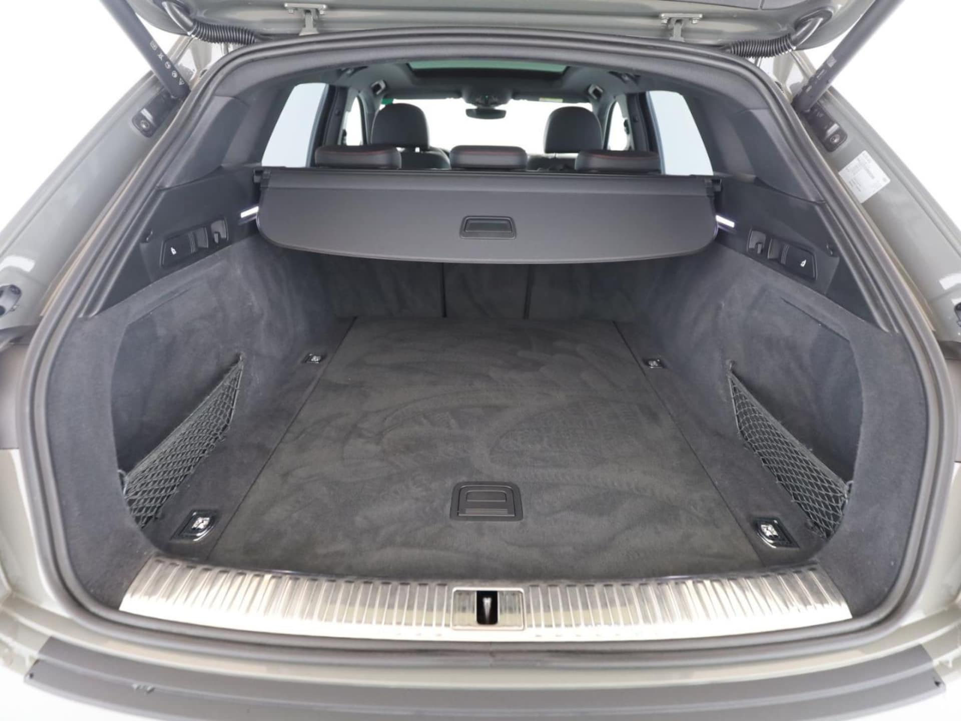Audi Q8 e-tron S line