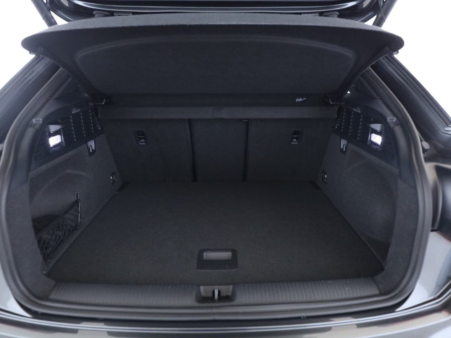 Bild über Audi Q2 S line 30 TDI Schaltgetriebe - für weitere Informationen kontaktieren Sie den Audi Partner