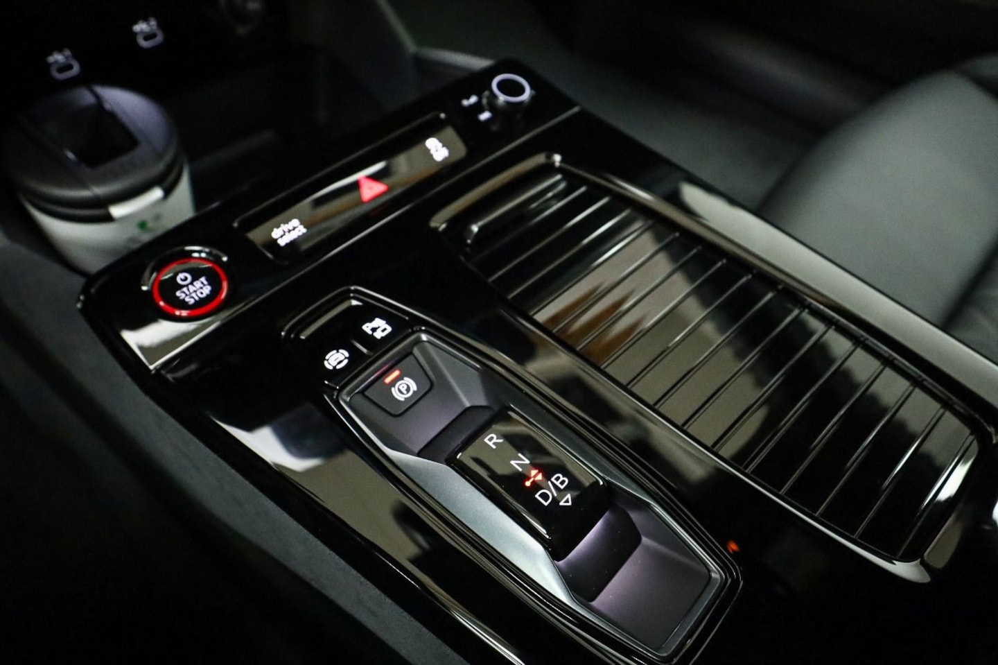 Bild über Audi A6 Sportback e-tron S line business e-tron quattro 315 kW - für weitere Informationen kontaktieren Sie den Audi Partner