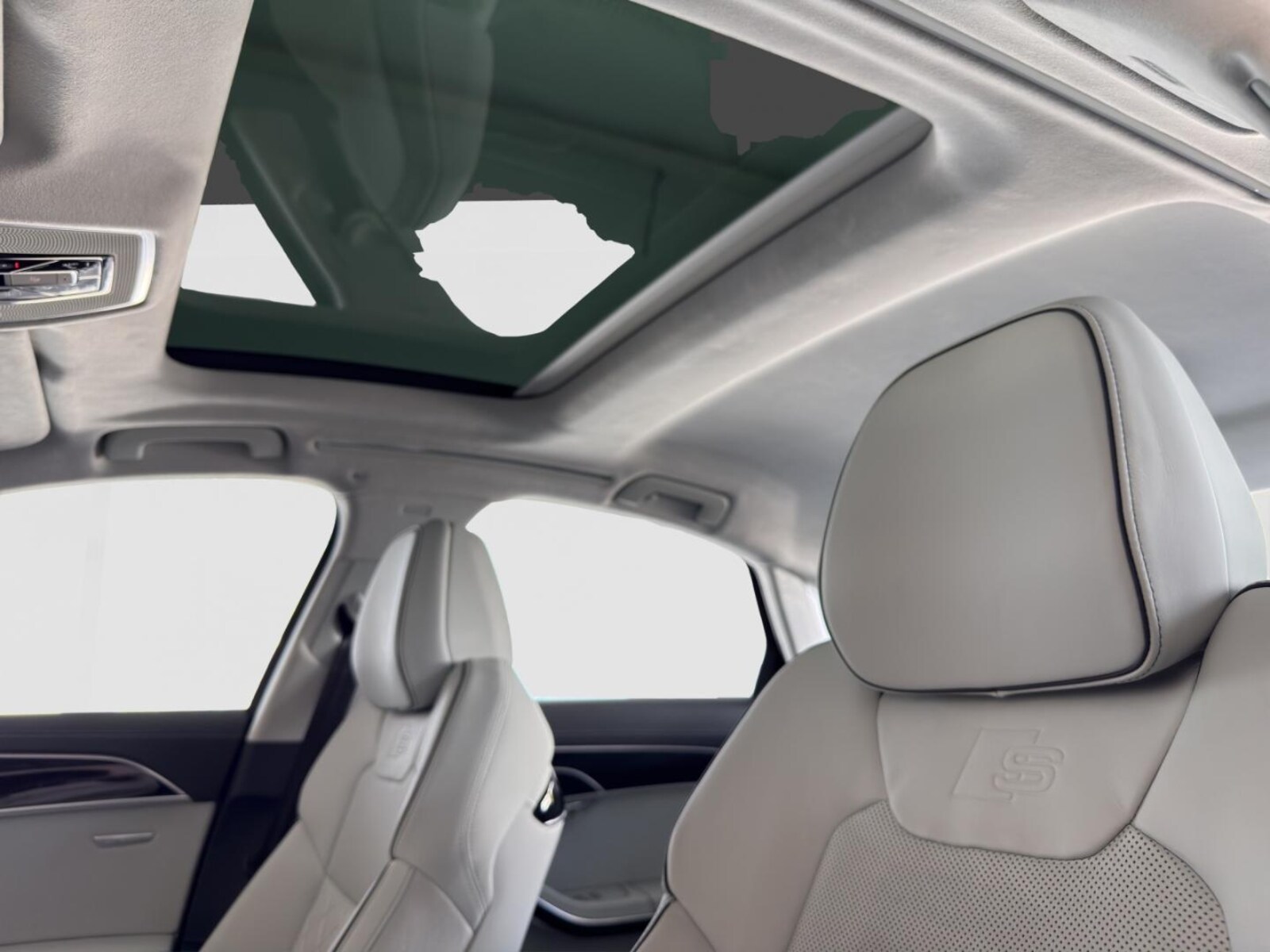 Audi A8 – Bild 15