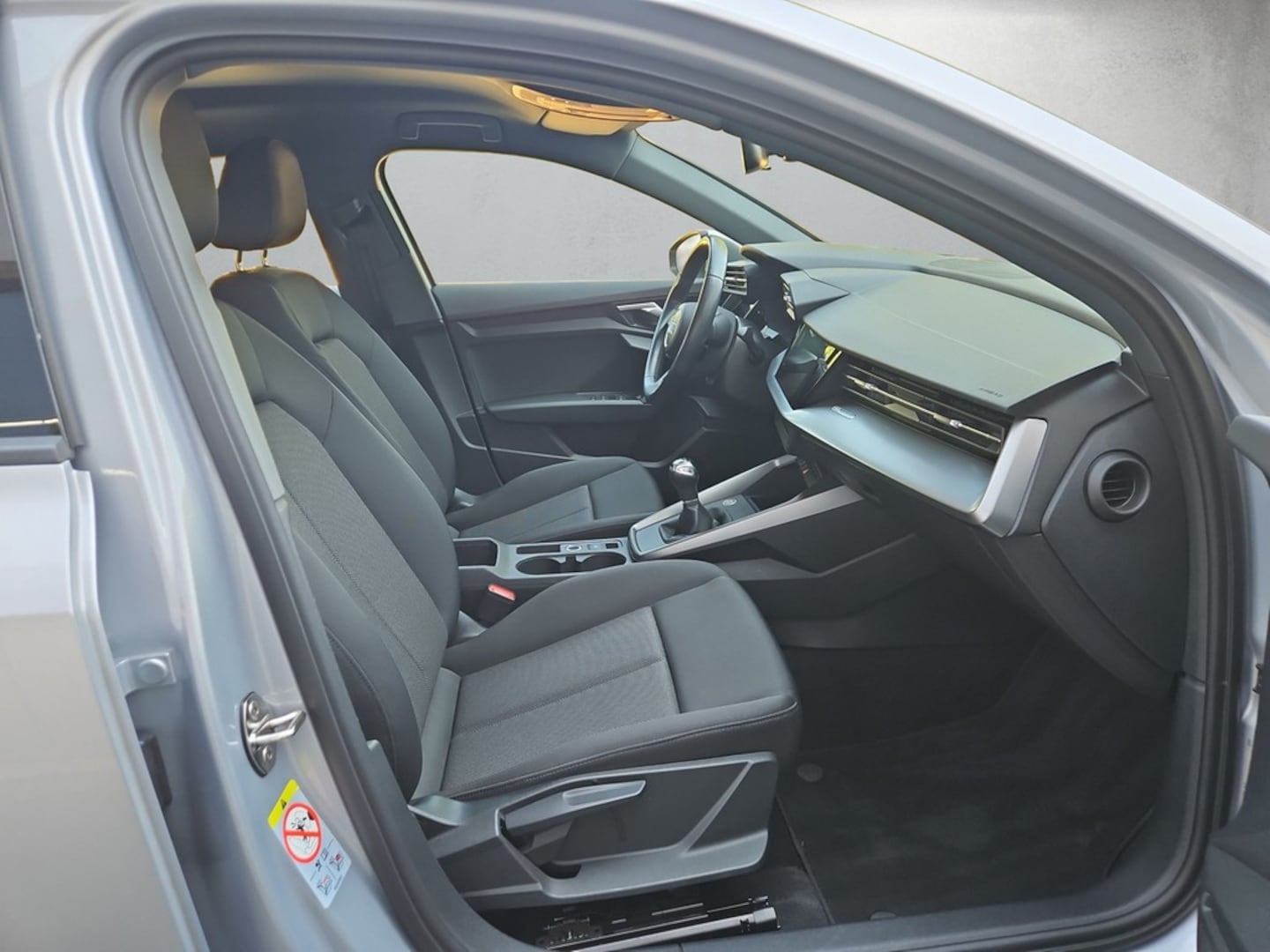 Bild über Audi A3 Sportback advanced 30 TFSI Schaltgetriebe - für weitere Informationen kontaktieren Sie den Audi Partner