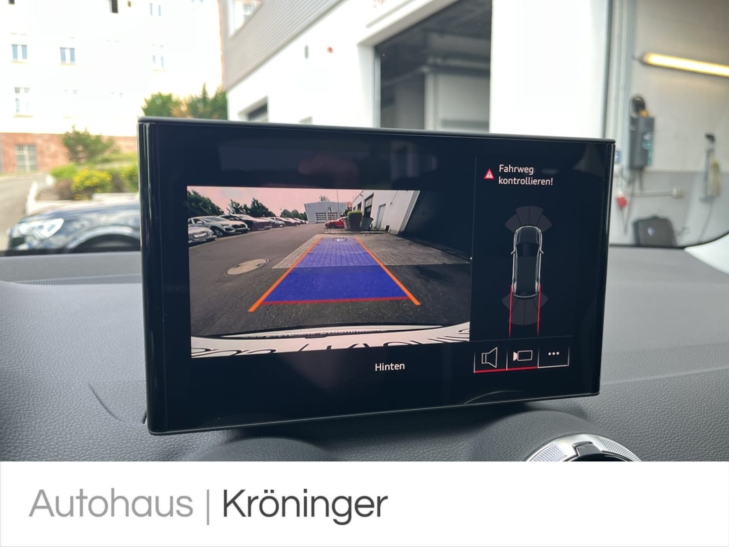 Bild über Audi Q2 S line 35 TDI S tronic - für weitere Informationen kontaktieren Sie den Audi Partner