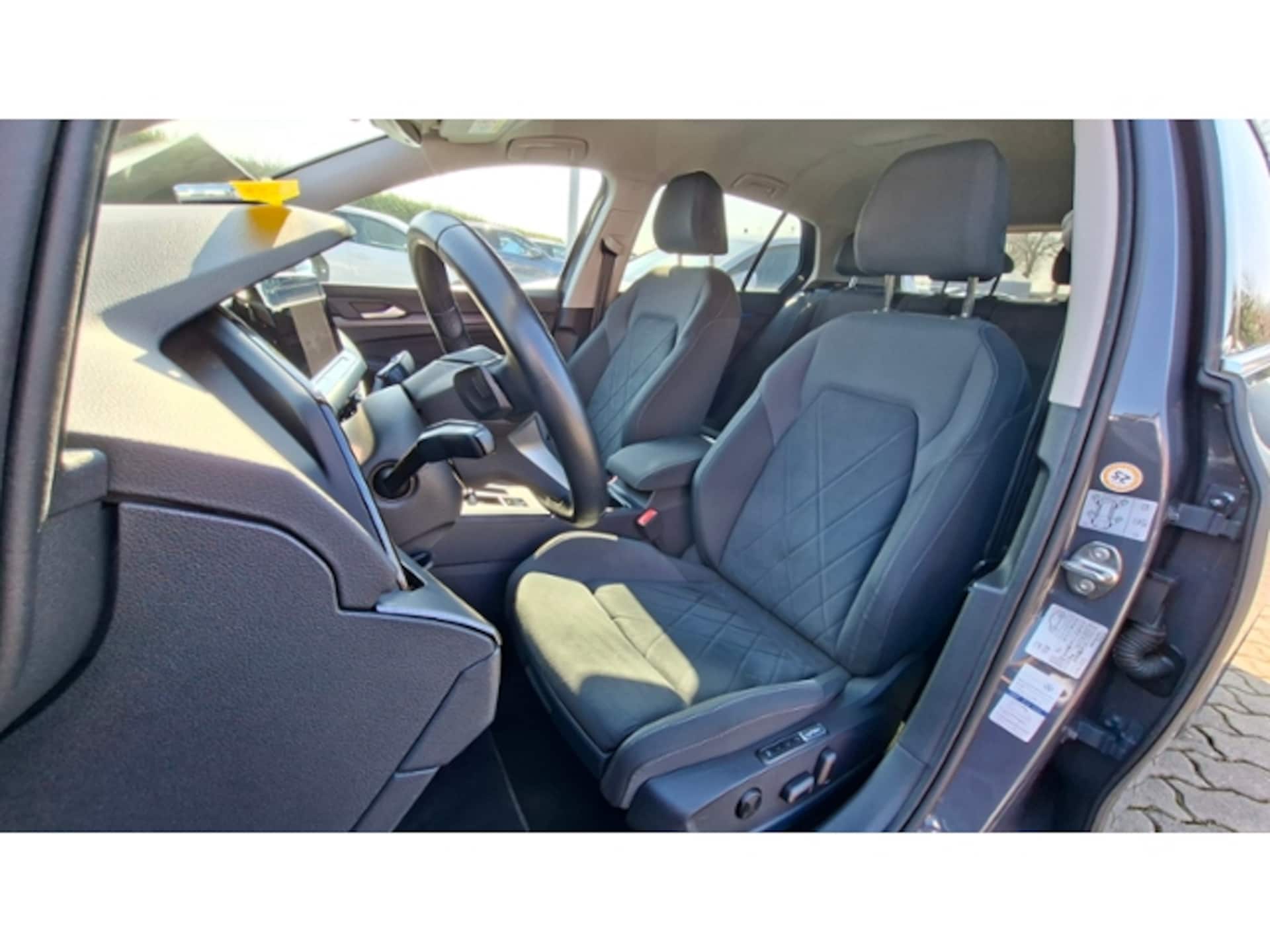 Volkswagen Golf Style