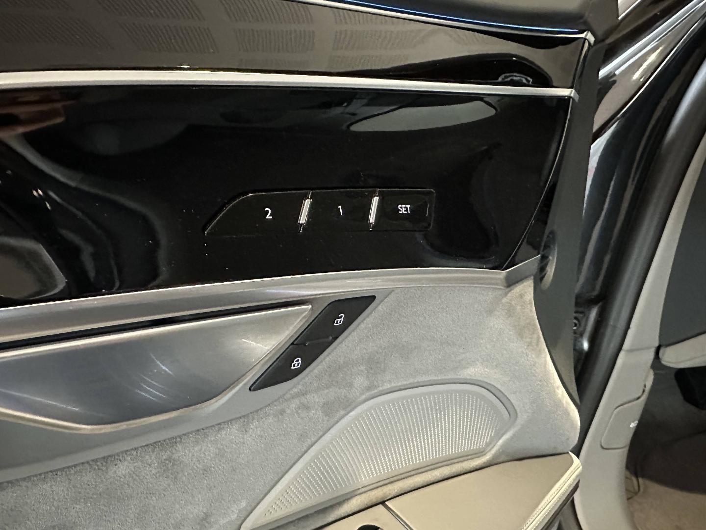 Image about Audi A8 L TFSI e Avus Extended 60 TFSI e quattro 330 kW (449 ch) tiptronic