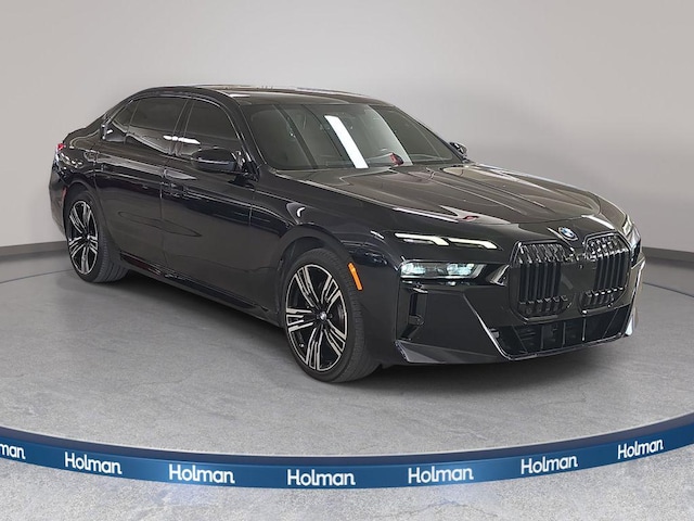 2023 BMW 740