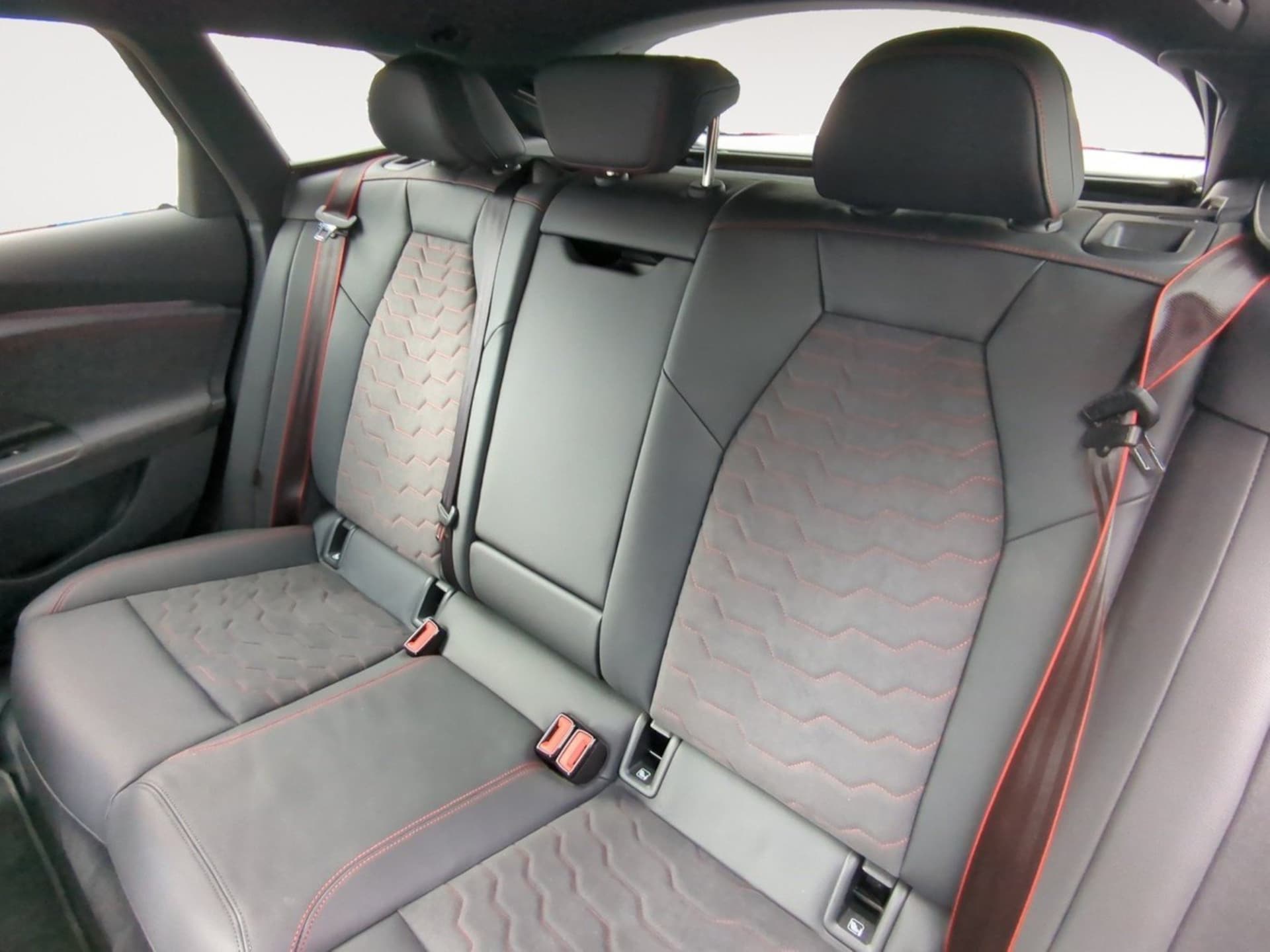 Audi S6 Avant e-tron