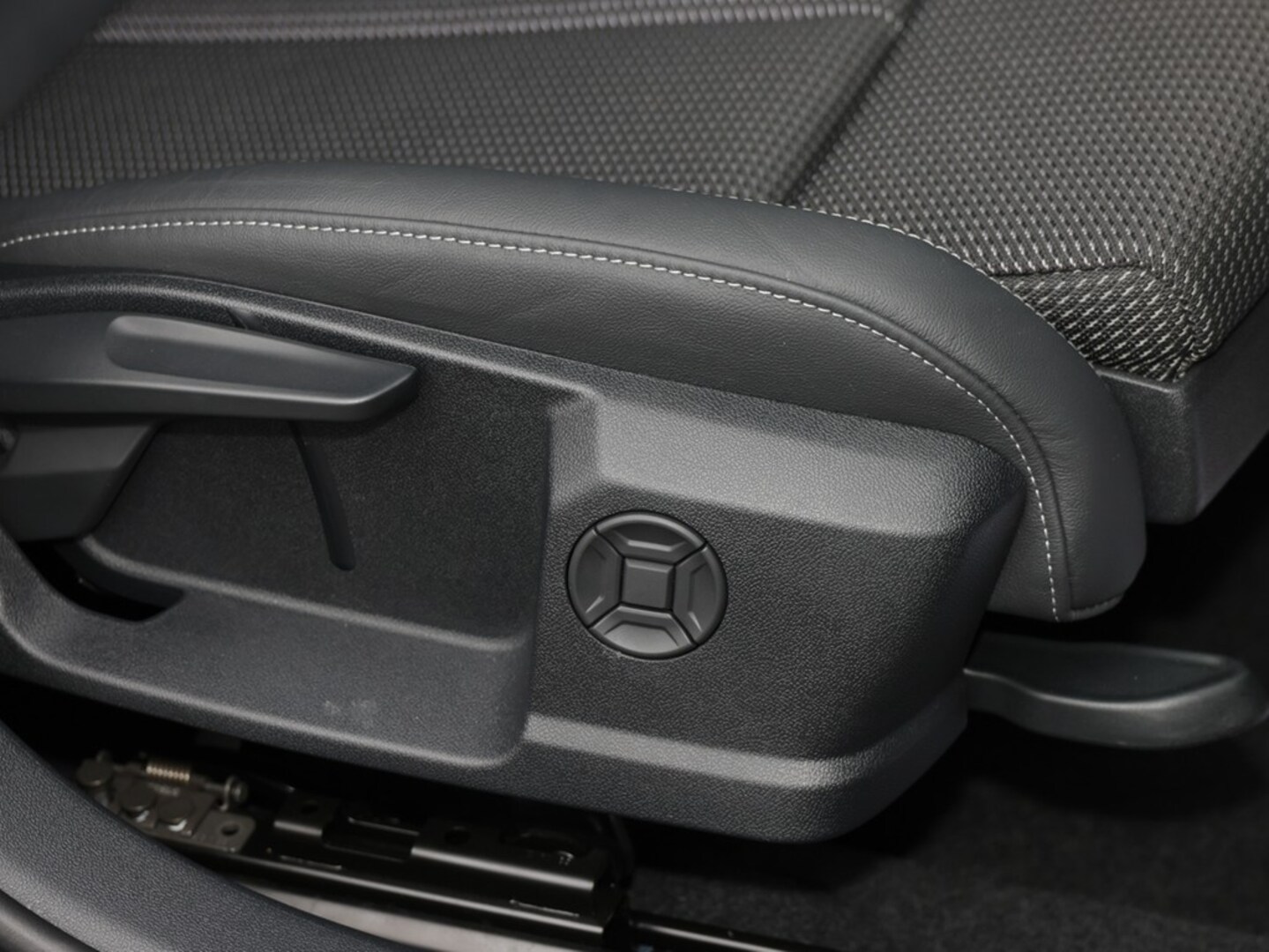 Bild über Audi A3 Limousine advanced 30 TFSI Schaltgetriebe - für weitere Informationen kontaktieren Sie den Audi Partner
