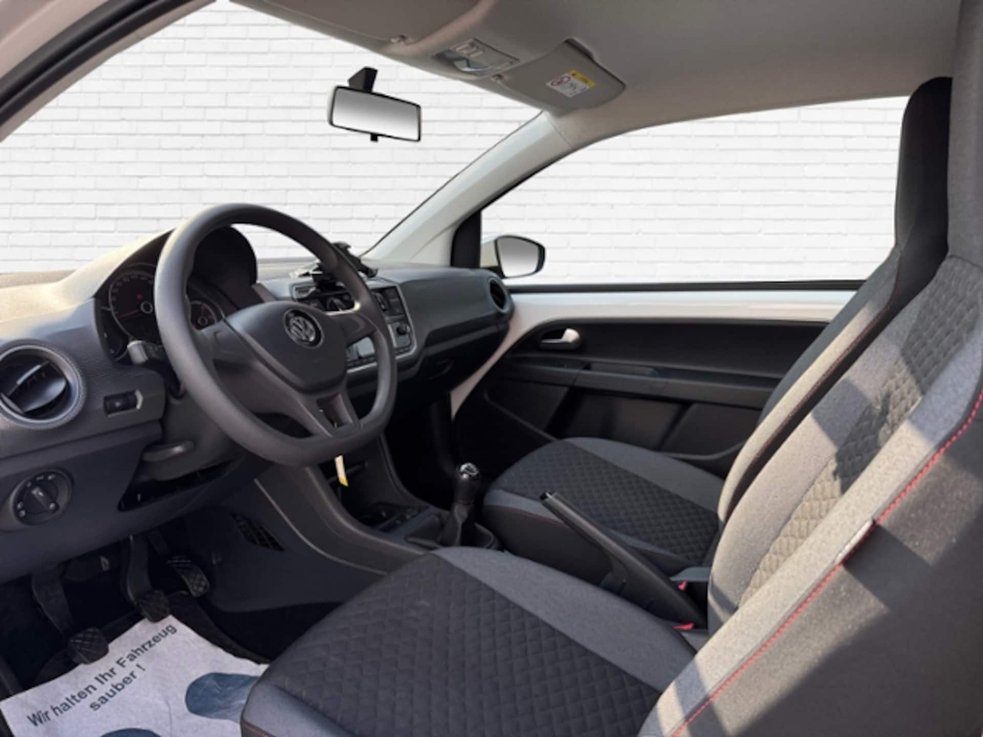 Volkswagen up! join up!