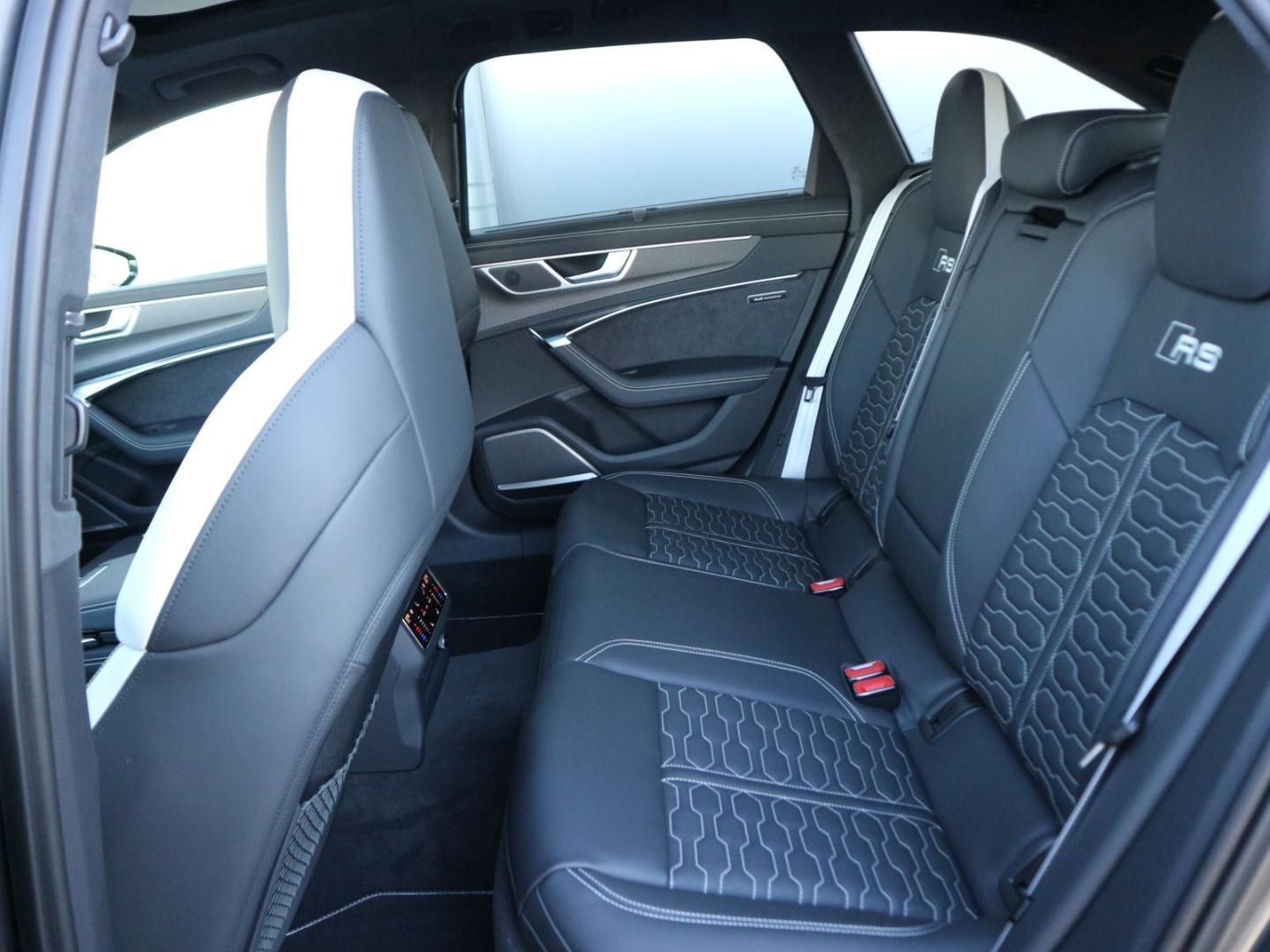 Image about Audi RS 6 Avant performance quattro tiptronic