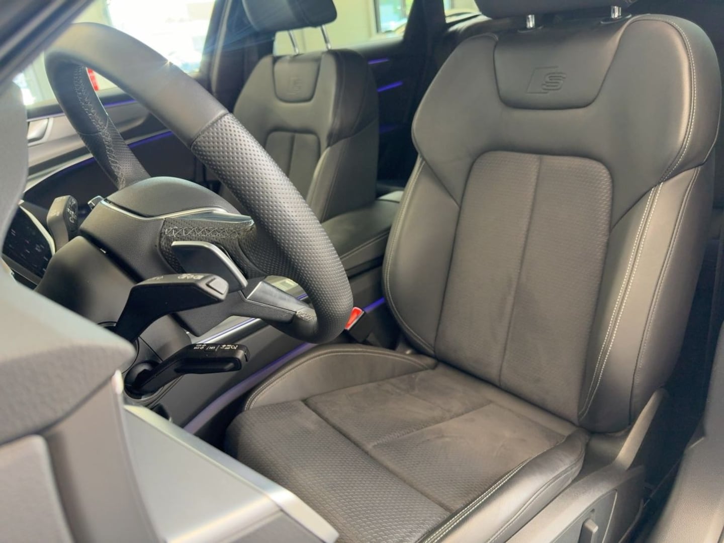 Bild über Audi S6 Avant TDI quattro tiptronic - für weitere Informationen kontaktieren Sie den Audi Partner