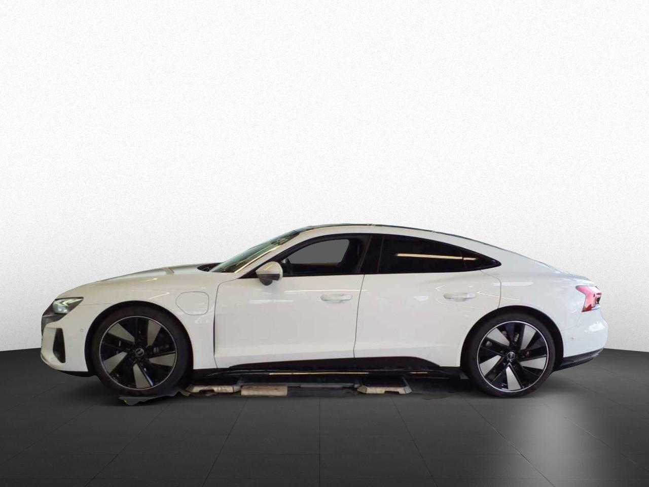 Image about Audi e-tron GT e-tron quattro