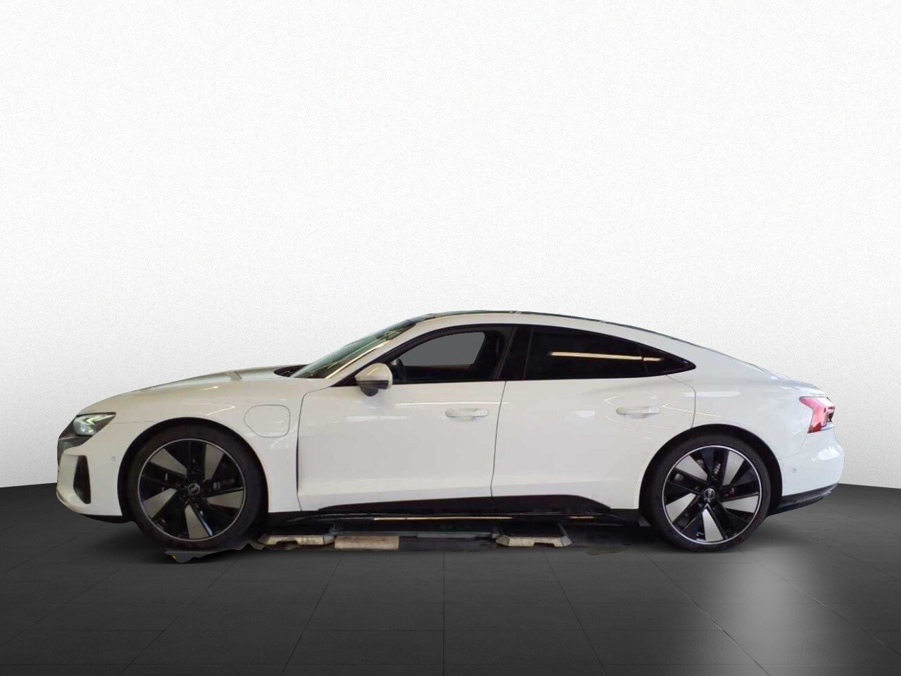 Image about Audi e-tron GT e-tron quattro