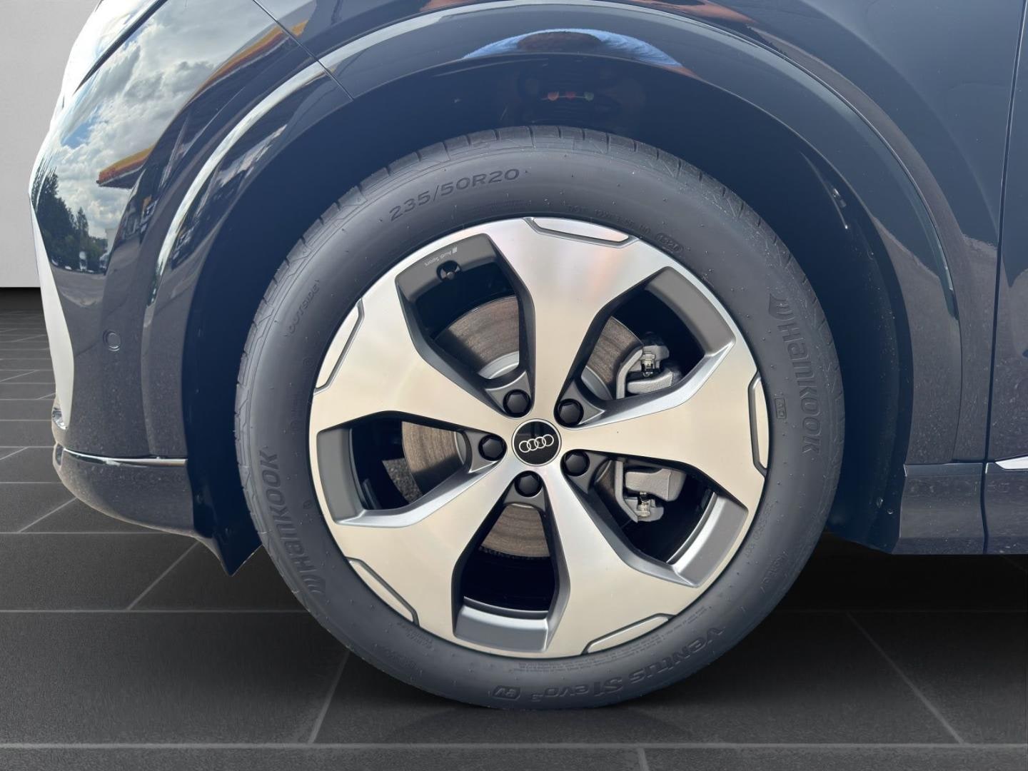 Bild über Audi Q4 SUV e-tron e-tron quattro 220 kW - für weitere Informationen kontaktieren Sie den Audi Partner