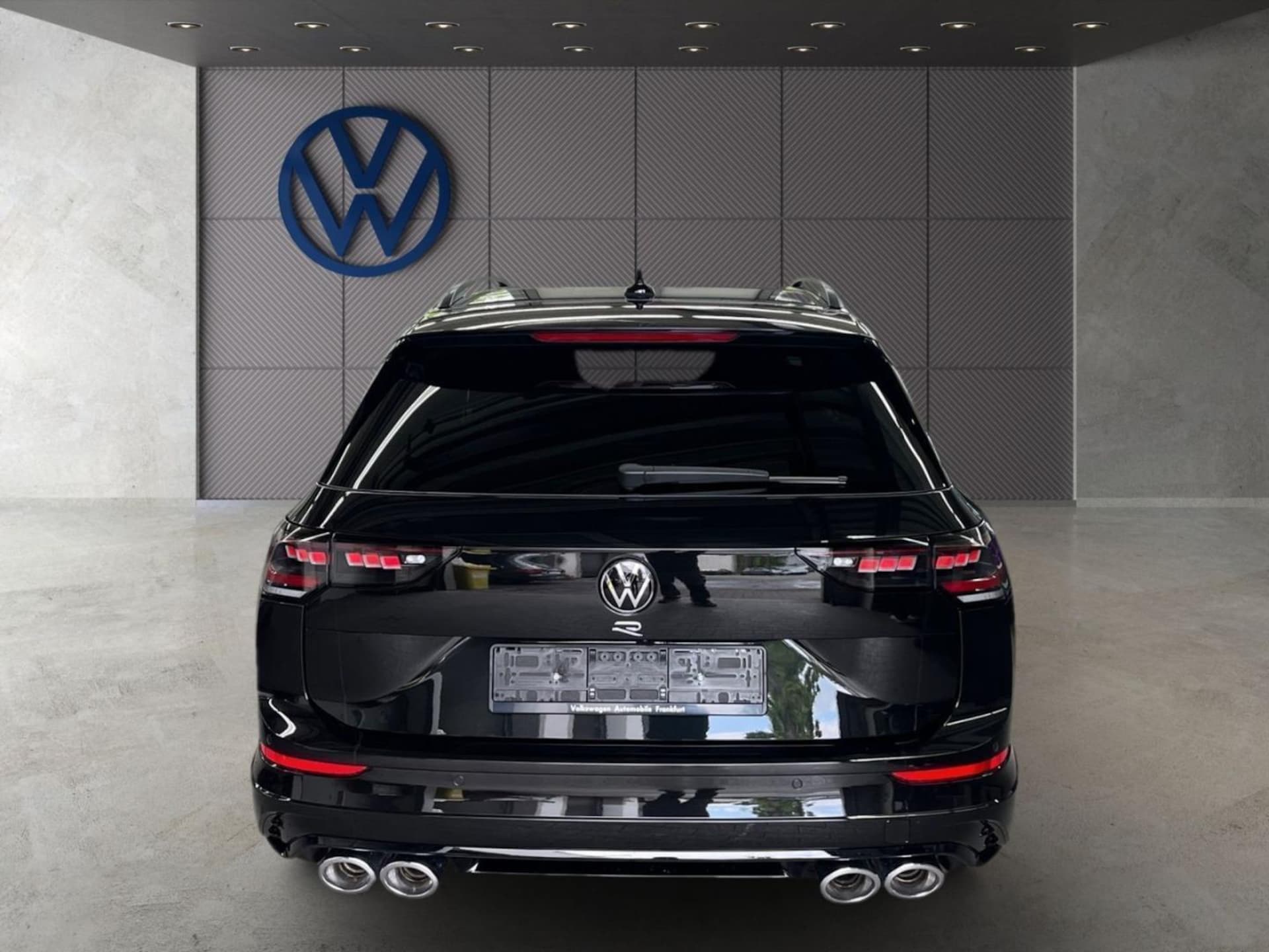 Volkswagen Golf Variant R