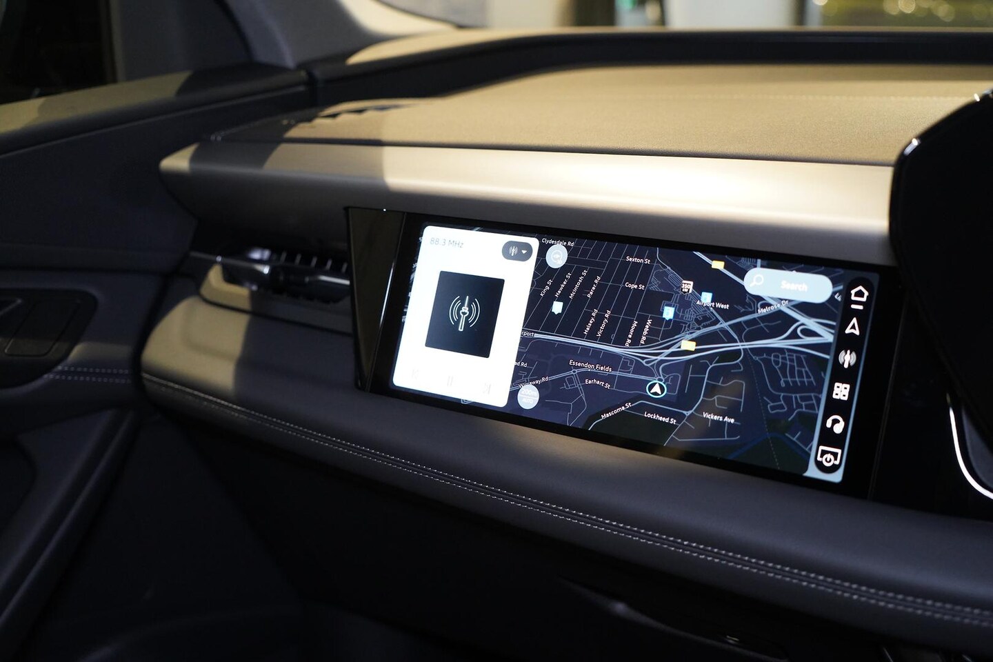 Image about Audi Q6 SUV e-tron e-tron