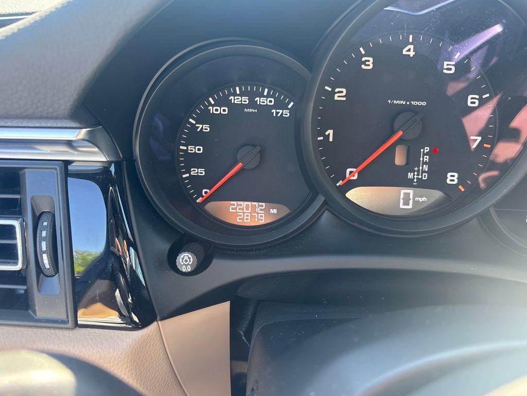 2020 Porsche Macan -'s photo