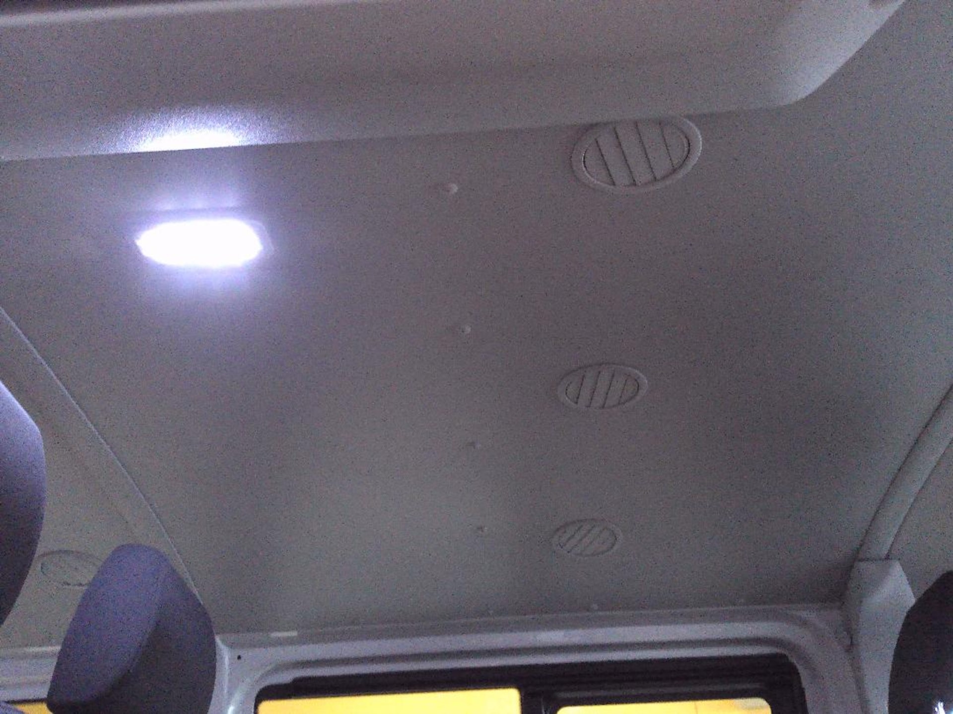 Volkswagen T6.1 Transporter Kombi kurzer Radstand