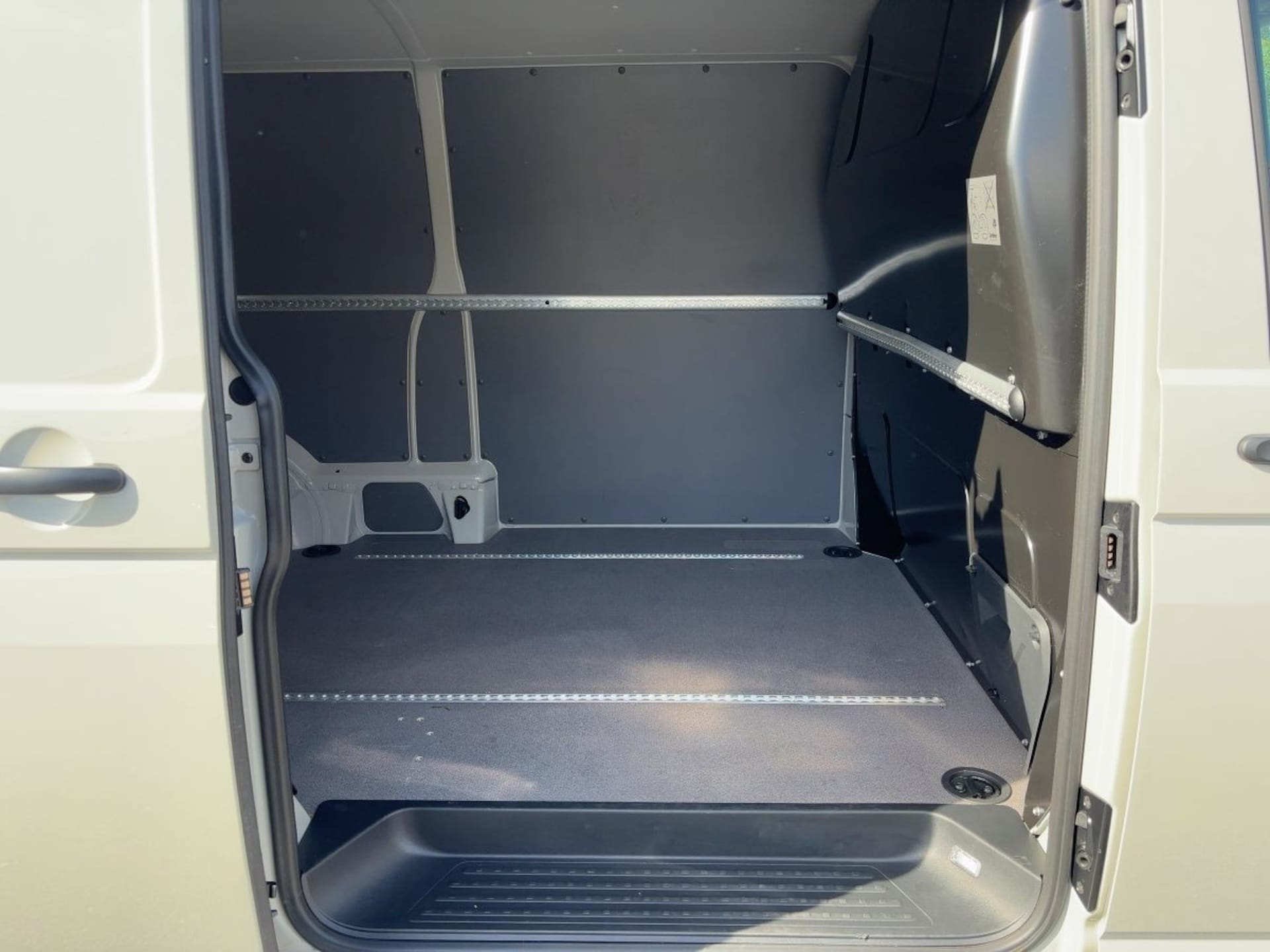 Volkswagen T6.1 Transporter Kasten langer Radstand