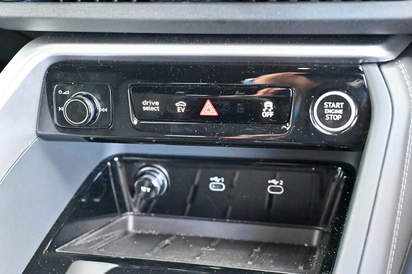 Image about Audi Q5 SUV e-hybrid quattro S tronic