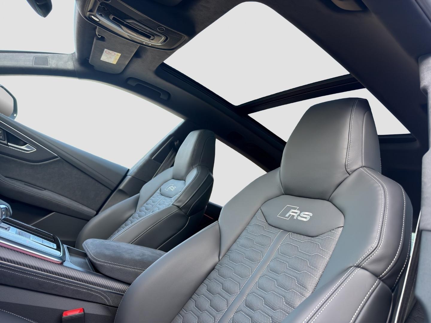 Bild über Audi RS Q8 SUV TFSI quattro 471 kW tiptronic - für weitere Informationen kontaktieren Sie den Audi Partner