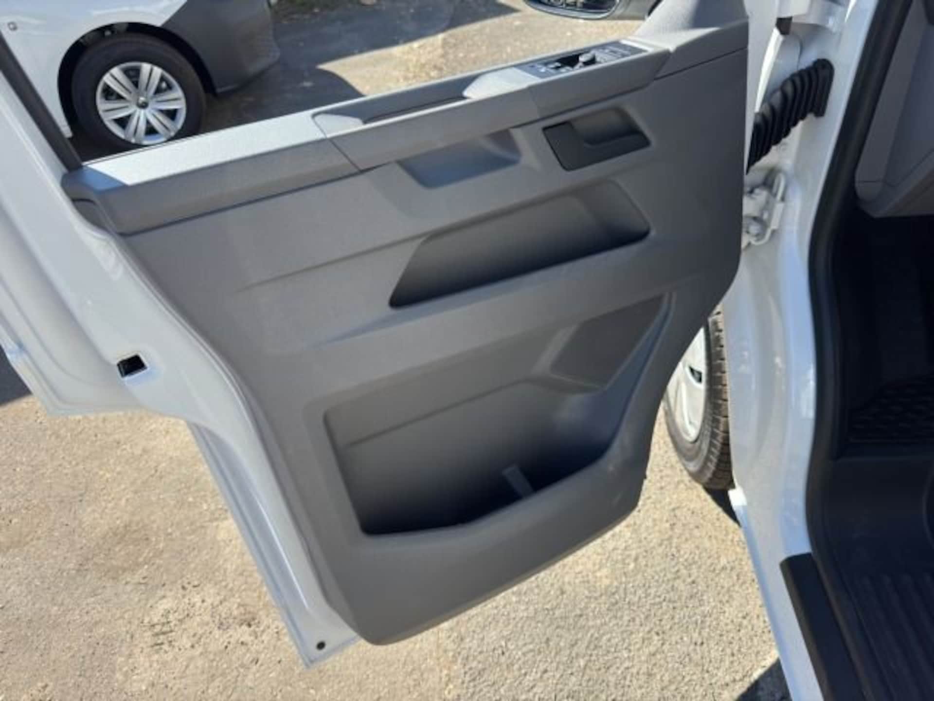 Volkswagen T6.1 Transporter Kasten langer Radstand