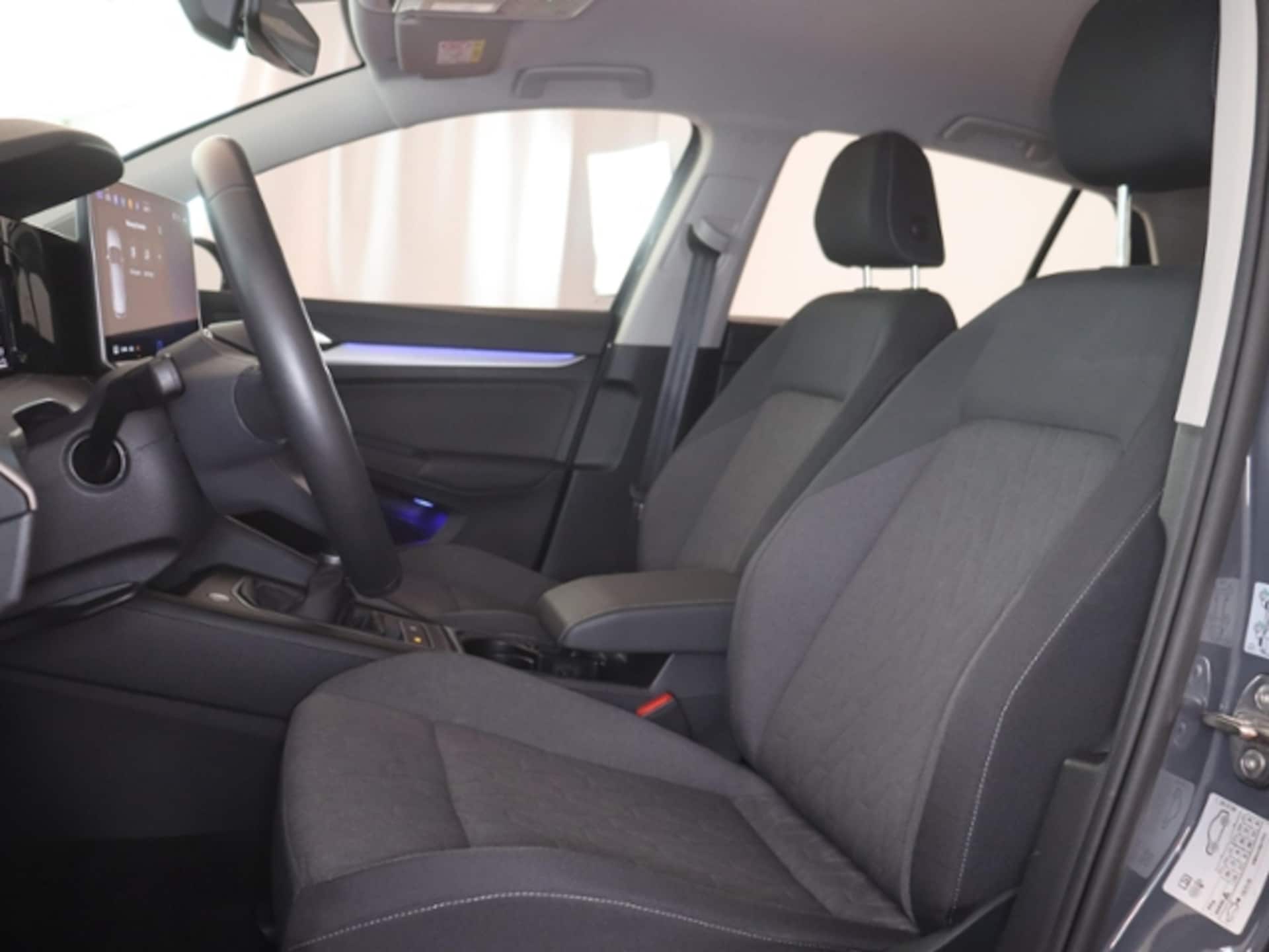 Volkswagen Golf Life