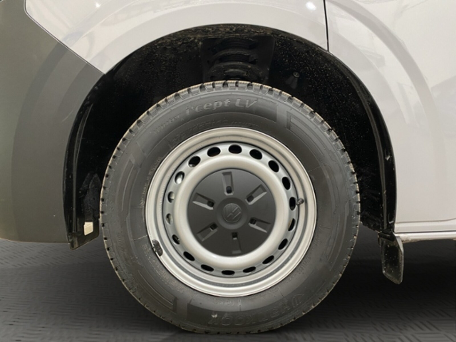 Volkswagen Transporter Kasten kurzer Radstand – Bild 12