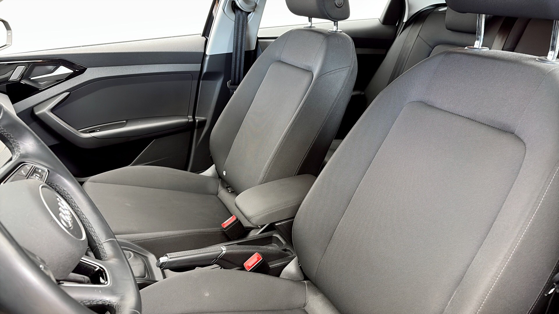 Bild som visar&nbsp;Audi A1 Sportback&nbsp;A1 Sportback 30 TFSI Proline 110 hk 6-växlad - för mer information kontakta din Audi Partner