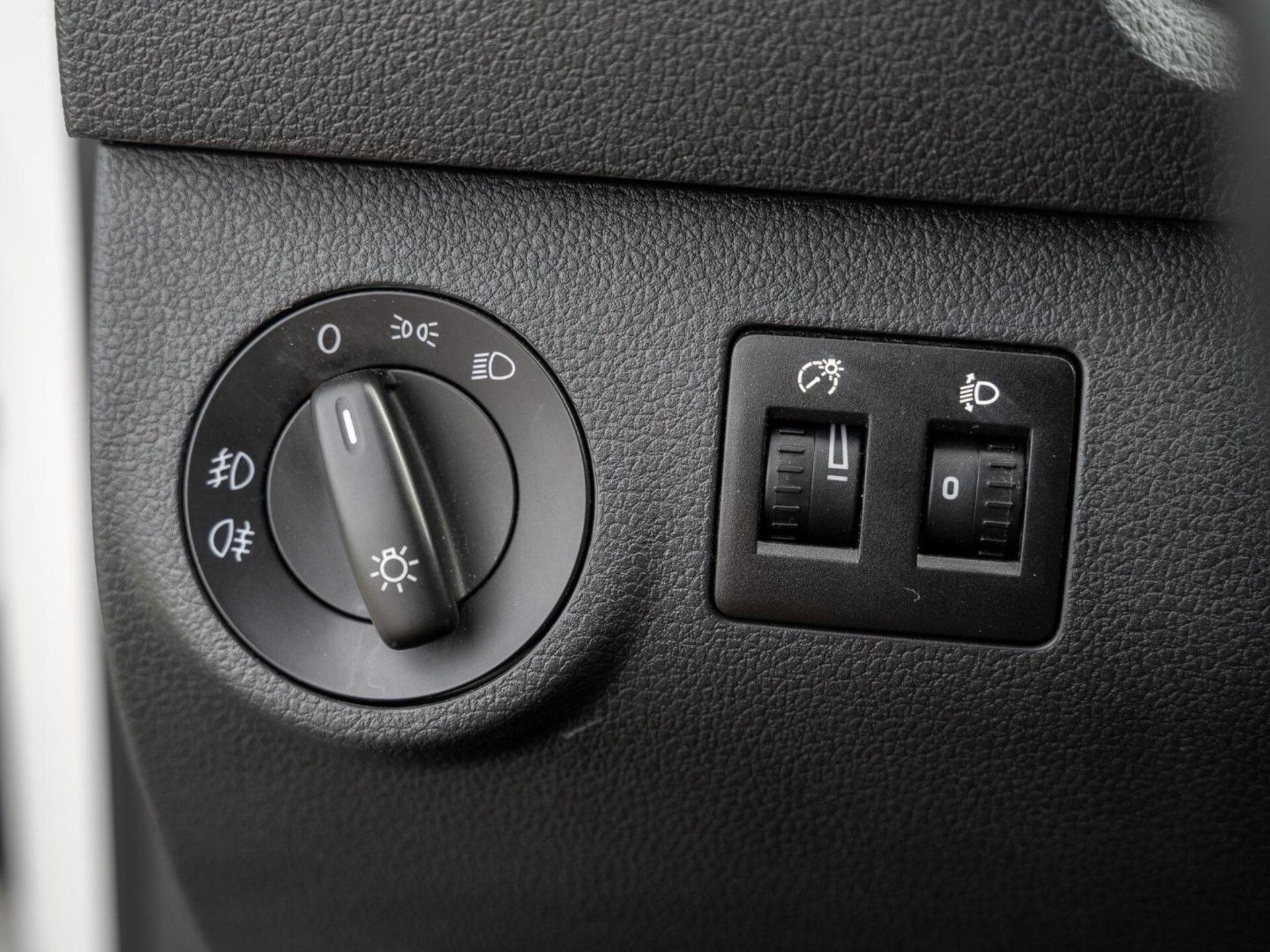 Volkswagen Caddy Maxi Kasten Basis-Modell